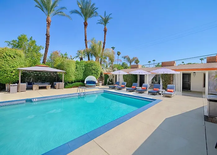 Motel: Little Paradise Hotel