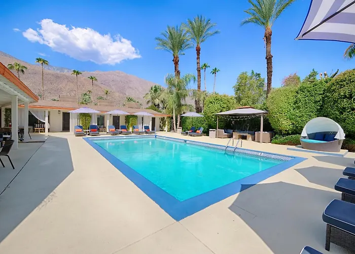 Motel: Little Paradise Hotel